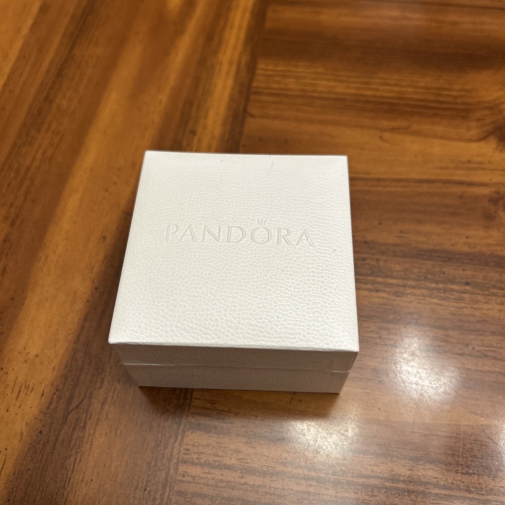 White Empty‎ Pandora Gift Box Black Lining
